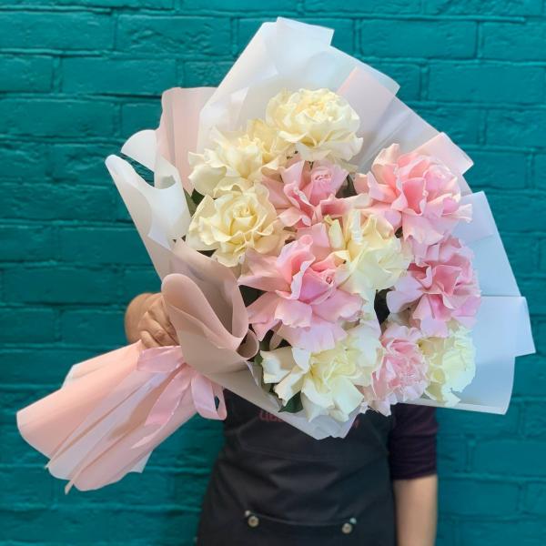 фото 11 французских роз "Авеню"