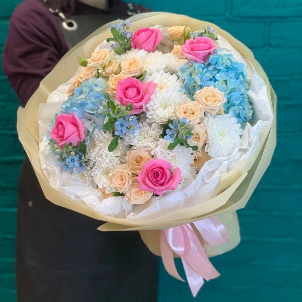 фото Гортензии и розы "Капли акварели"