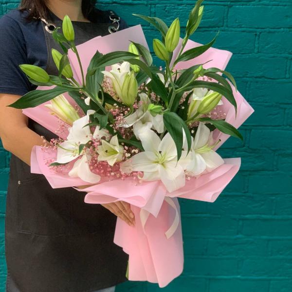 фото Лилии и гипсофилы "Панна котта"