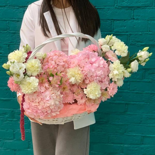 фото Гортензии и эустомы "Царица"