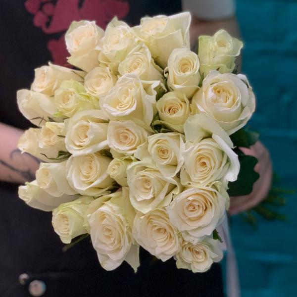фото 29 белых роз "Эклер"
