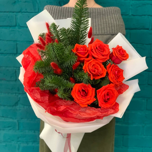 Нобилис и роза "Зимняя страсть"