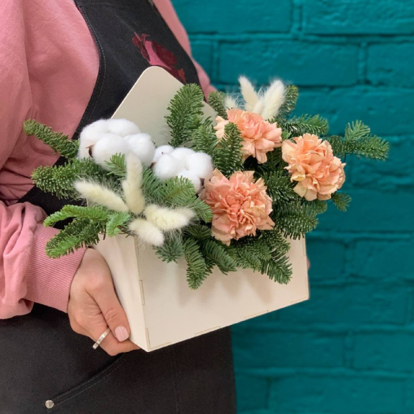 фото Нобилиса и гвоздики "Снежное очарование"