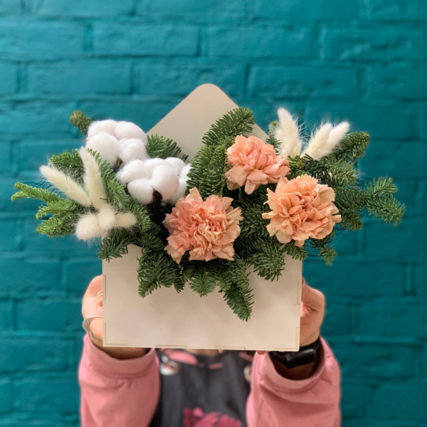 фото Нобилиса и гвоздики "Снежное очарование"