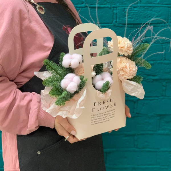 фото Нобилиса и гвоздики "Зимняя фантазия"