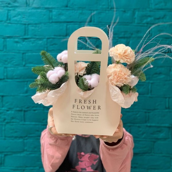 фото Нобилиса и гвоздики "Зимняя фантазия"