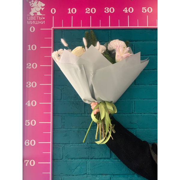 фото Нобилиса и лилии "Цветочный дуэт"