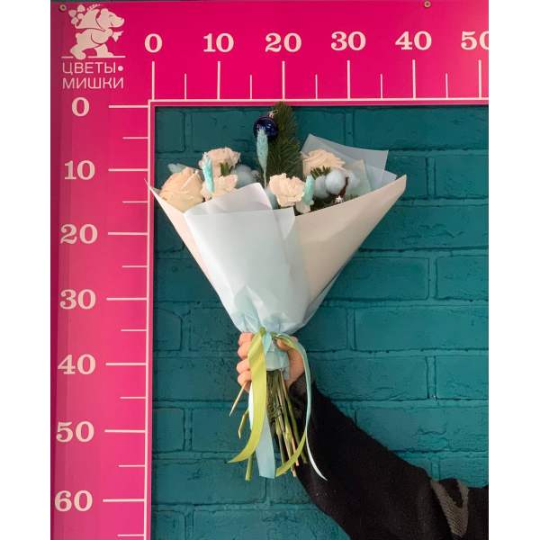 фото Нобилиса и розы  «Зимняя нежность»