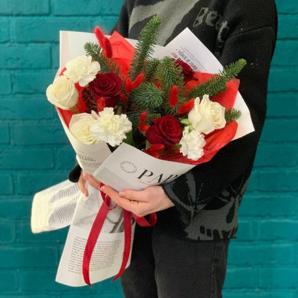 фото Нобилиса и розы «Зимняя классика»