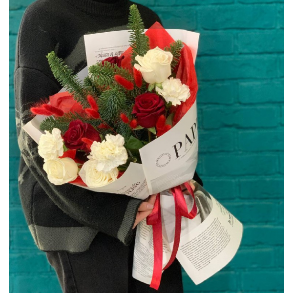 фото Нобилиса и розы «Зимняя классика»