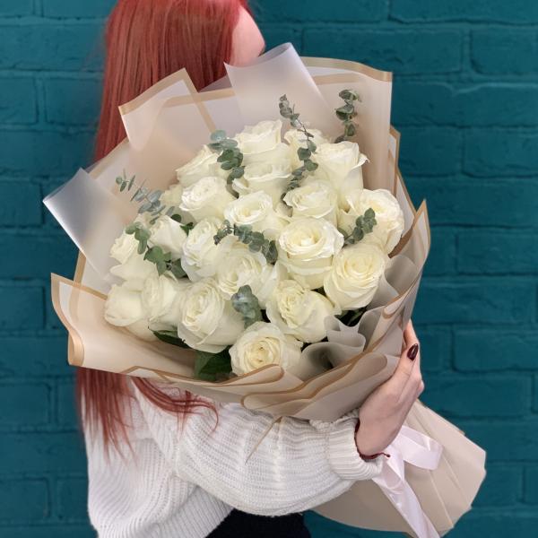 21 роза "Афина"