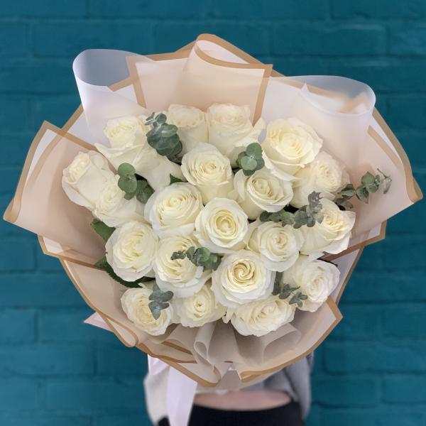 21 роза "Афина"