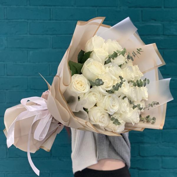 21 роза "Афина"