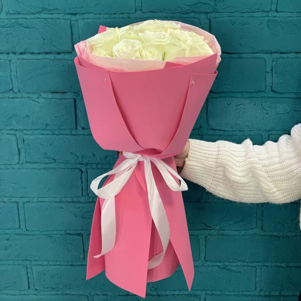 15 белых роз "Розовое обаяние"