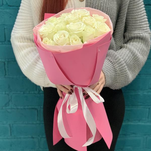 15 белых роз "Розовое обаяние"