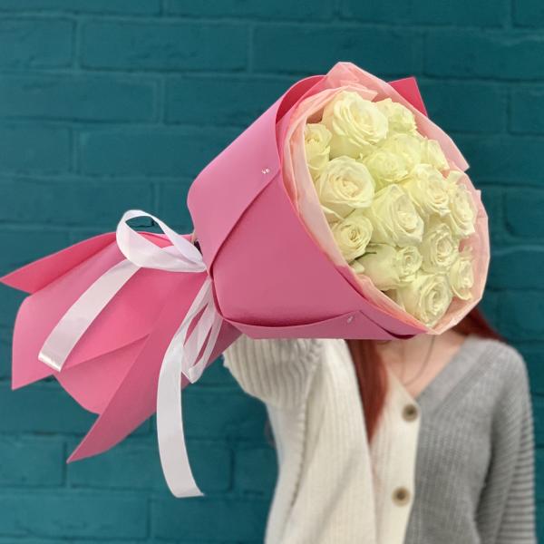 15 белых роз "Розовое обаяние"