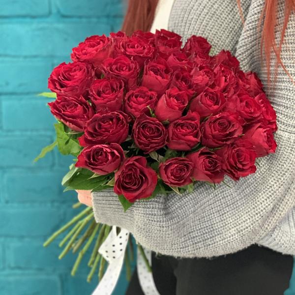 35 красных роз "Токио"