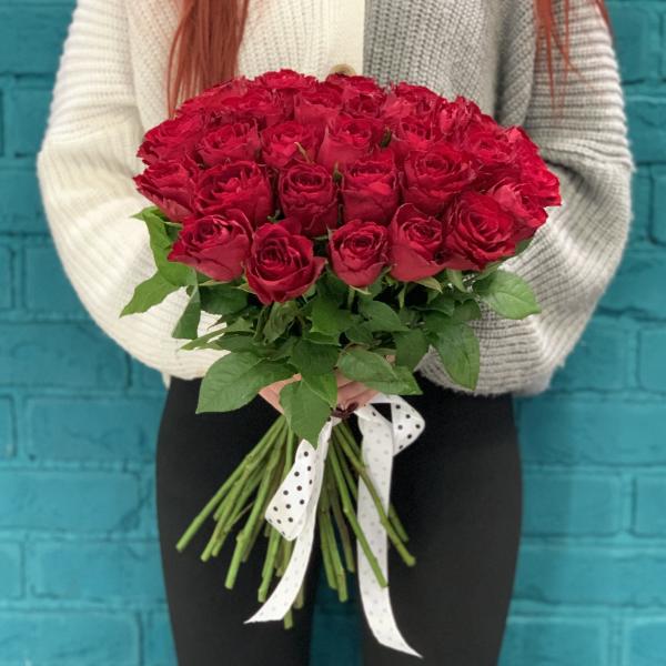 35 красных роз "Токио"