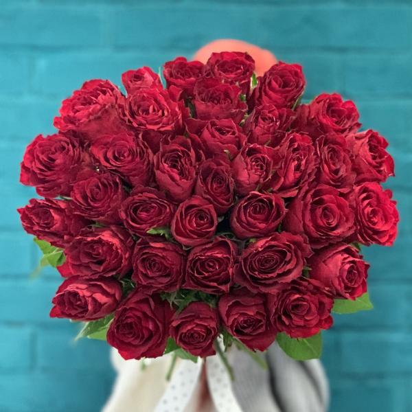35 красных роз "Токио"