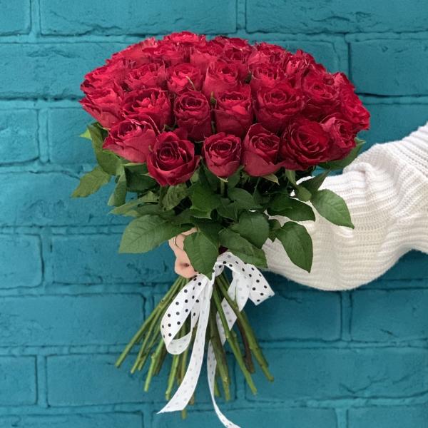 35 красных роз "Токио"
