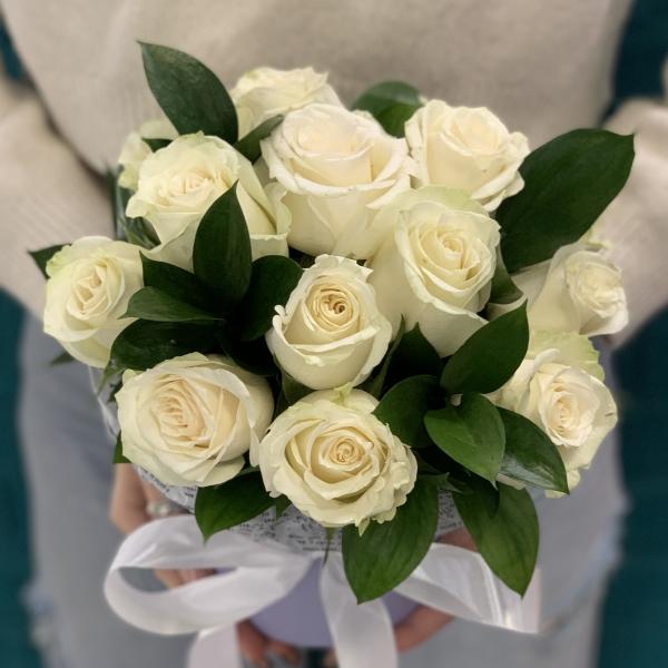 15 белых роз "Лёгкие кружева"