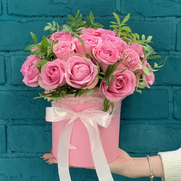 25 розовых роз "Семирамида"