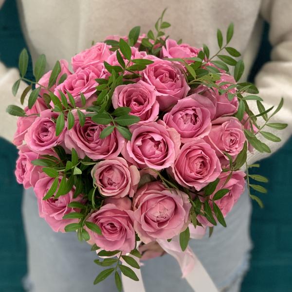 25 розовых роз "Семирамида"