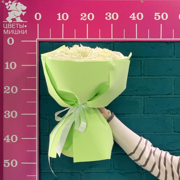 35 белых роз "Душистая мята"