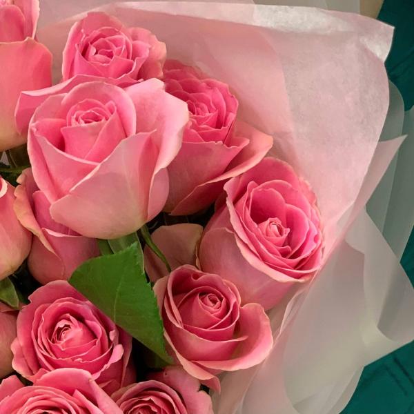 21 розовая роза "Клубника" 