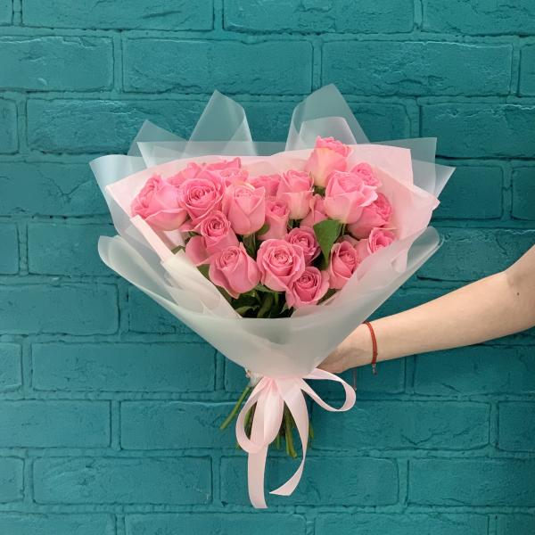 21 розовая роза "Клубника" 