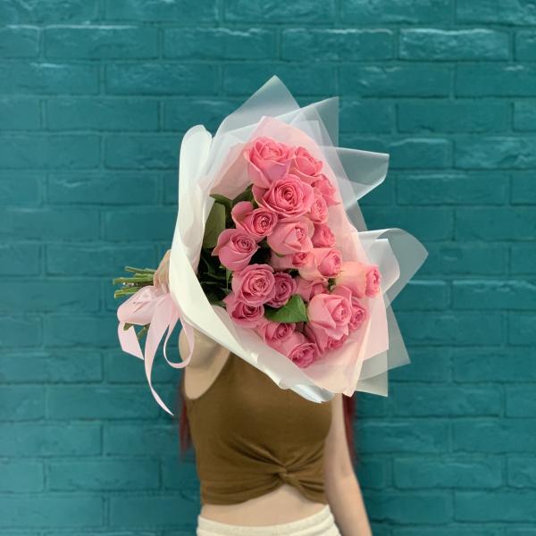 21 розовая роза "Клубника" 