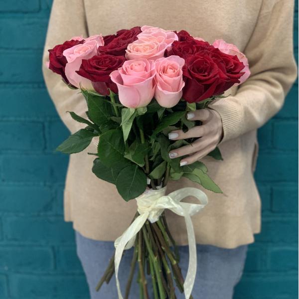 25 роз "Искра"