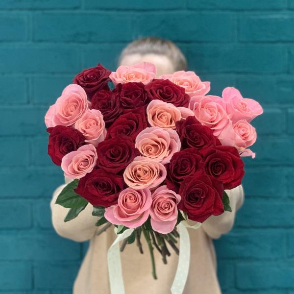 25 роз "Искра"