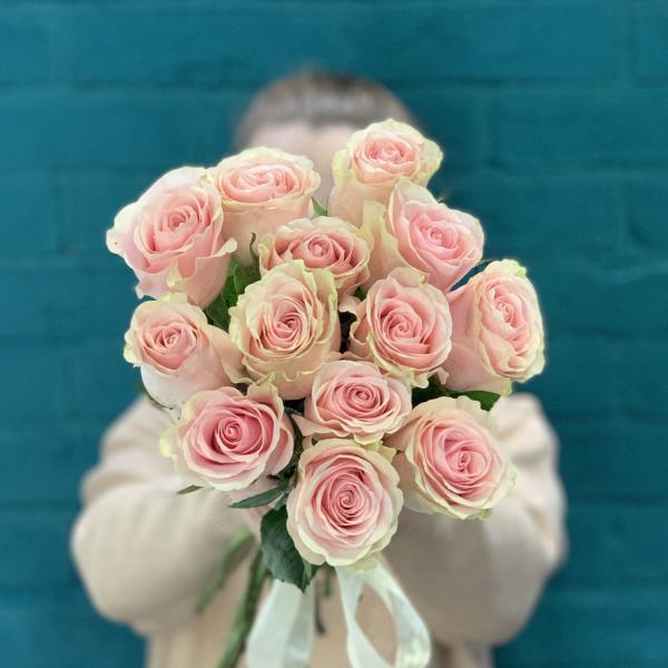 13 розовых роз "Волшебное желание"