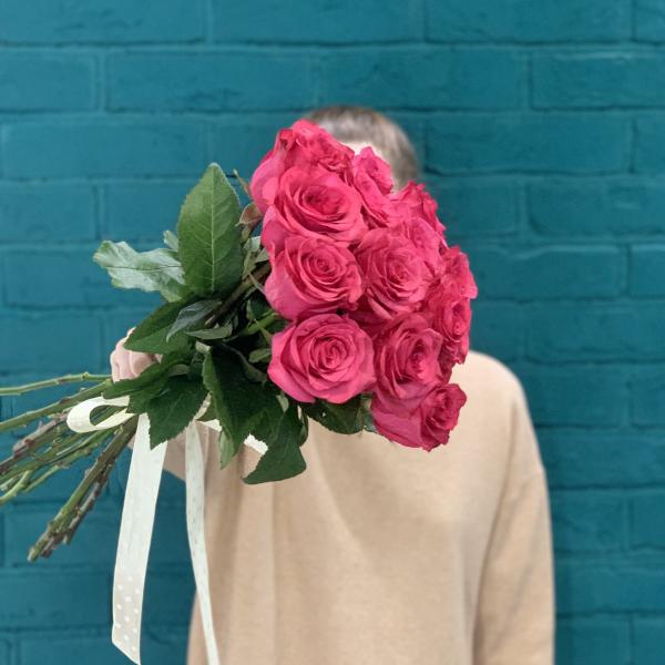 13 малиновых роз "Млечный путь"