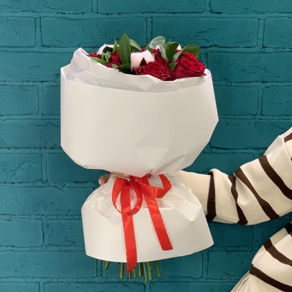 15 красных роз "Горячий шик"