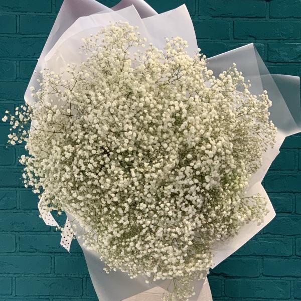 23 белых гипсофил "Лунное затмение"