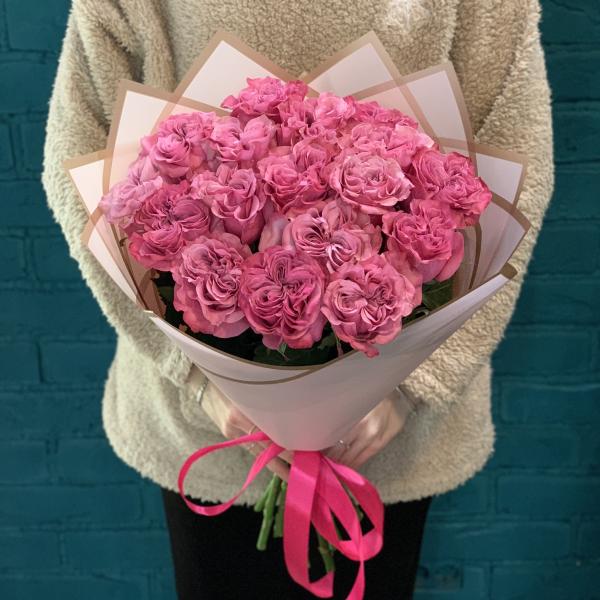 17 пионовидных роз "Нежная гармония"