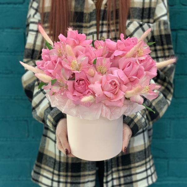 Роза и альстромерия "Ягодный пудинг"