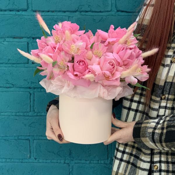 Роза и альстромерия "Ягодный пудинг"