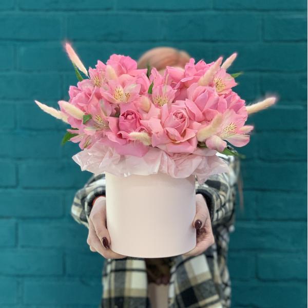 Роза и альстромерия "Ягодный пудинг"