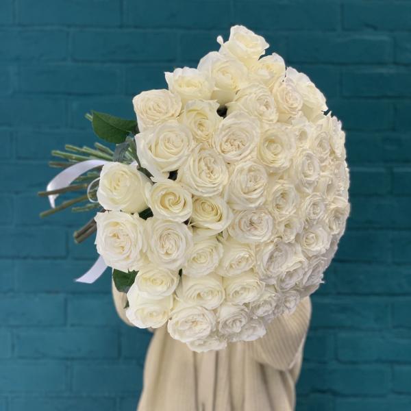 51 белая роза "Вихрь"