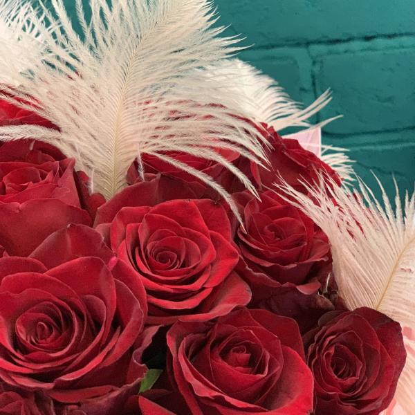 45 красных роз  " Вельвет"