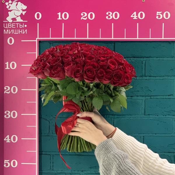 101 красная роза "Роскошь Венеции"