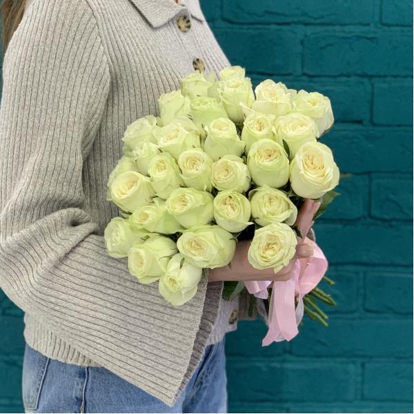 29 пионовидных роз "Милан"