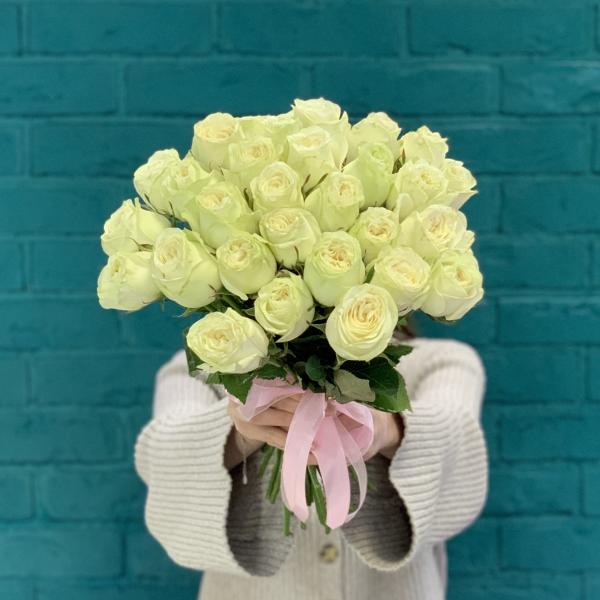 29 пионовидных роз "Милан"