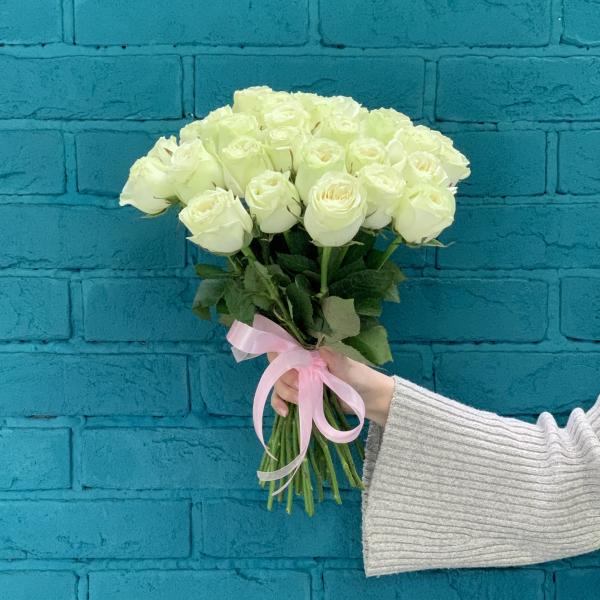 29 пионовидных роз "Милан"