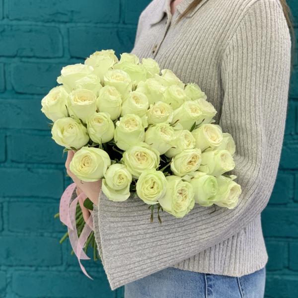 35 пионовидных роз "Изобелла"