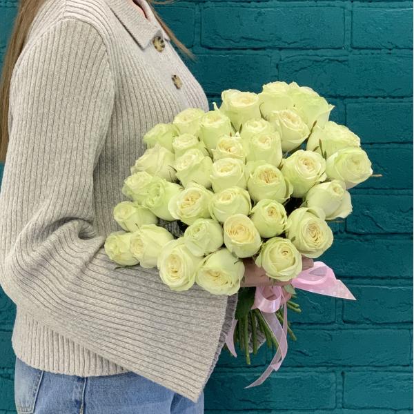 35 пионовидных роз "Изобелла"