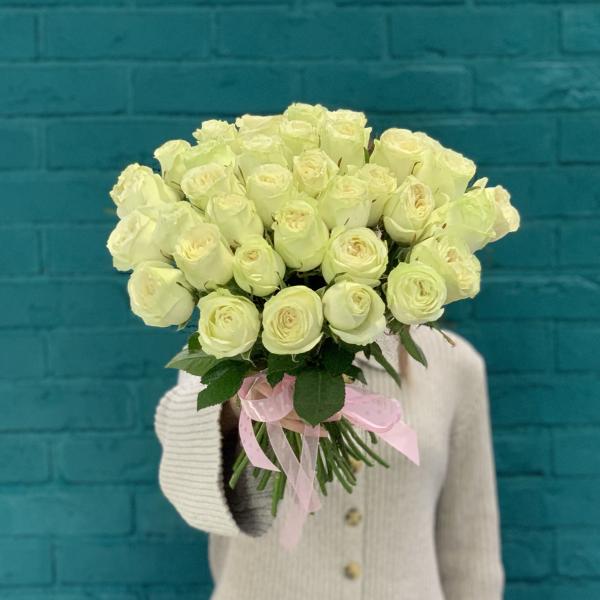 35 пионовидных роз "Изобелла"